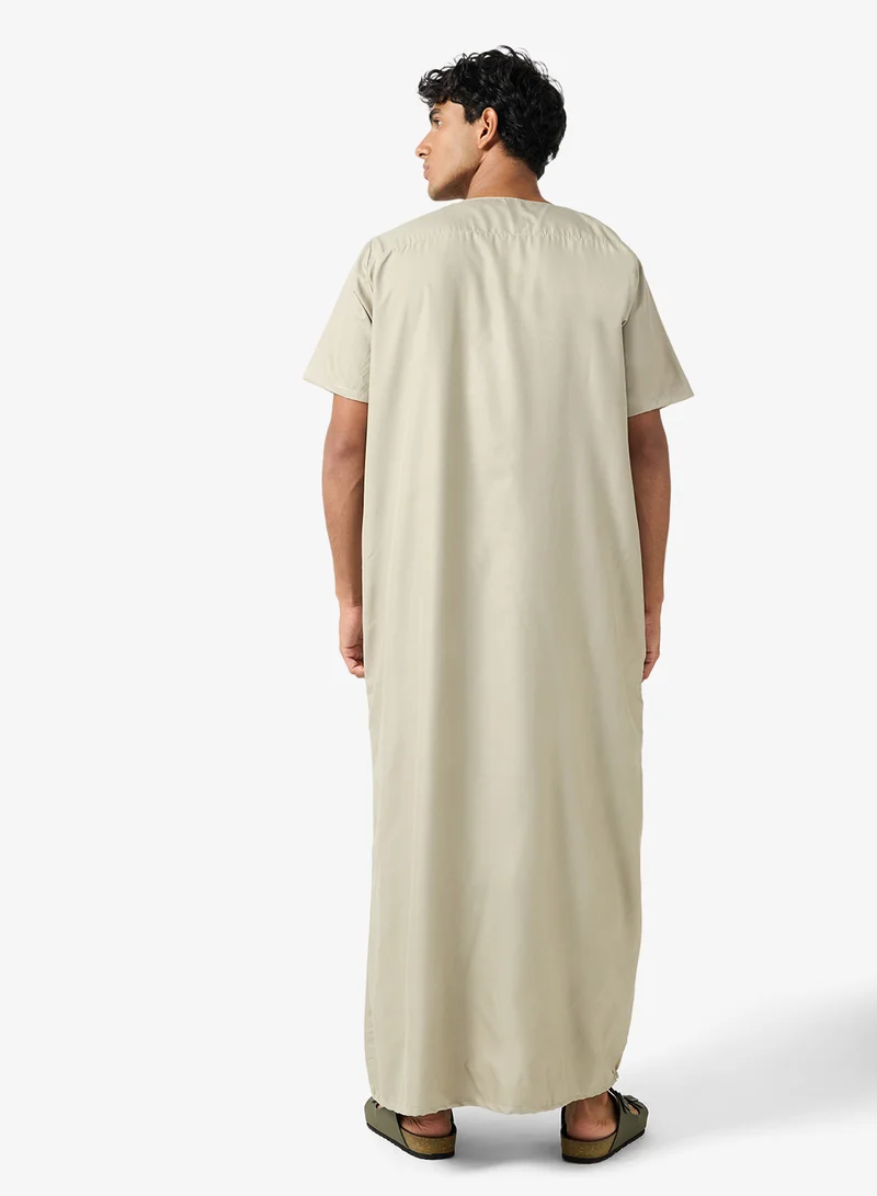 روبرت وود ثوب كلاسيكي بياقة مستديرة